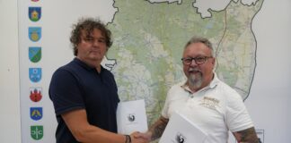 Umowa na przebudowę boiska wielofunkcyjnego przy Placówce Opiekuńczo – Wychowawczej w Bąkowie podpisana!