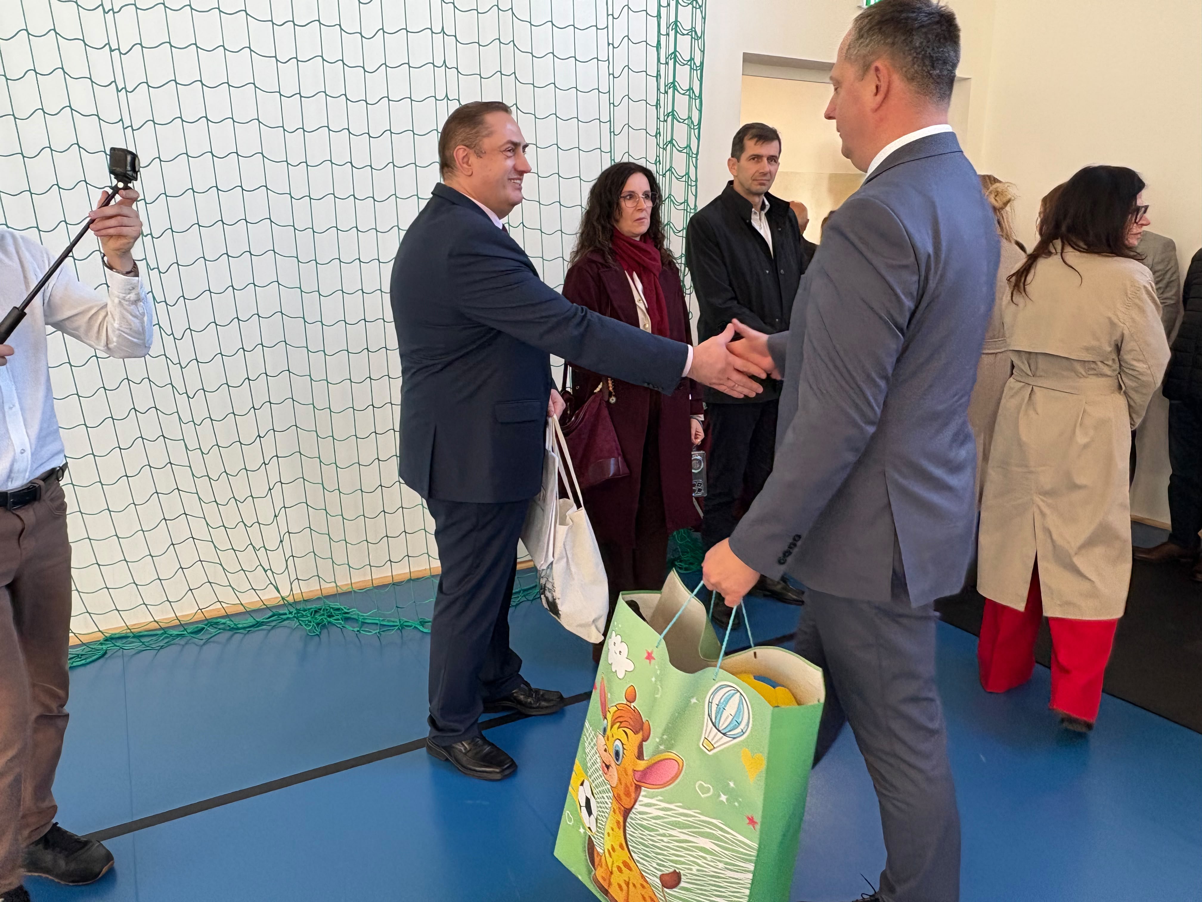 Otwarcie nowych obiektów oświatowych i opiekuńczych w gminie Dragacz